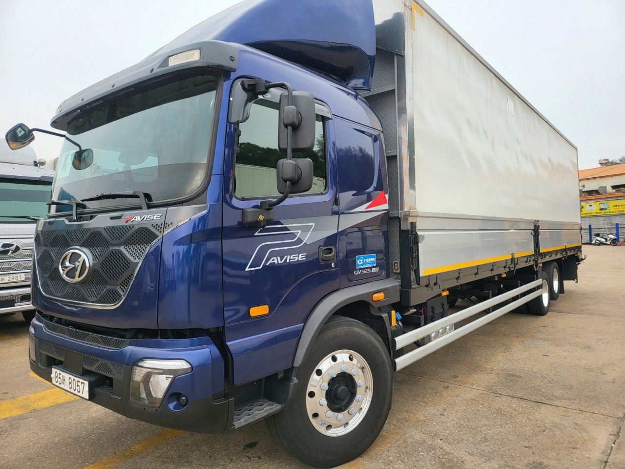 22년 현대 8.5톤 파비스 325 오토 고하중 후축 윙바디 9m80 중고트럭 윙바디