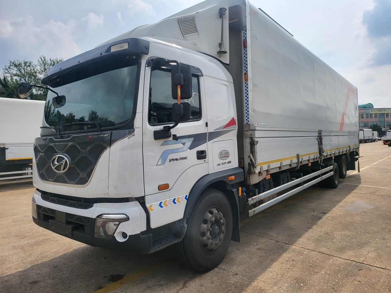21년 현대 8.5톤 파비스 325 오토 고하중 후축 윙바디 10m20 중고트럭 윙바디