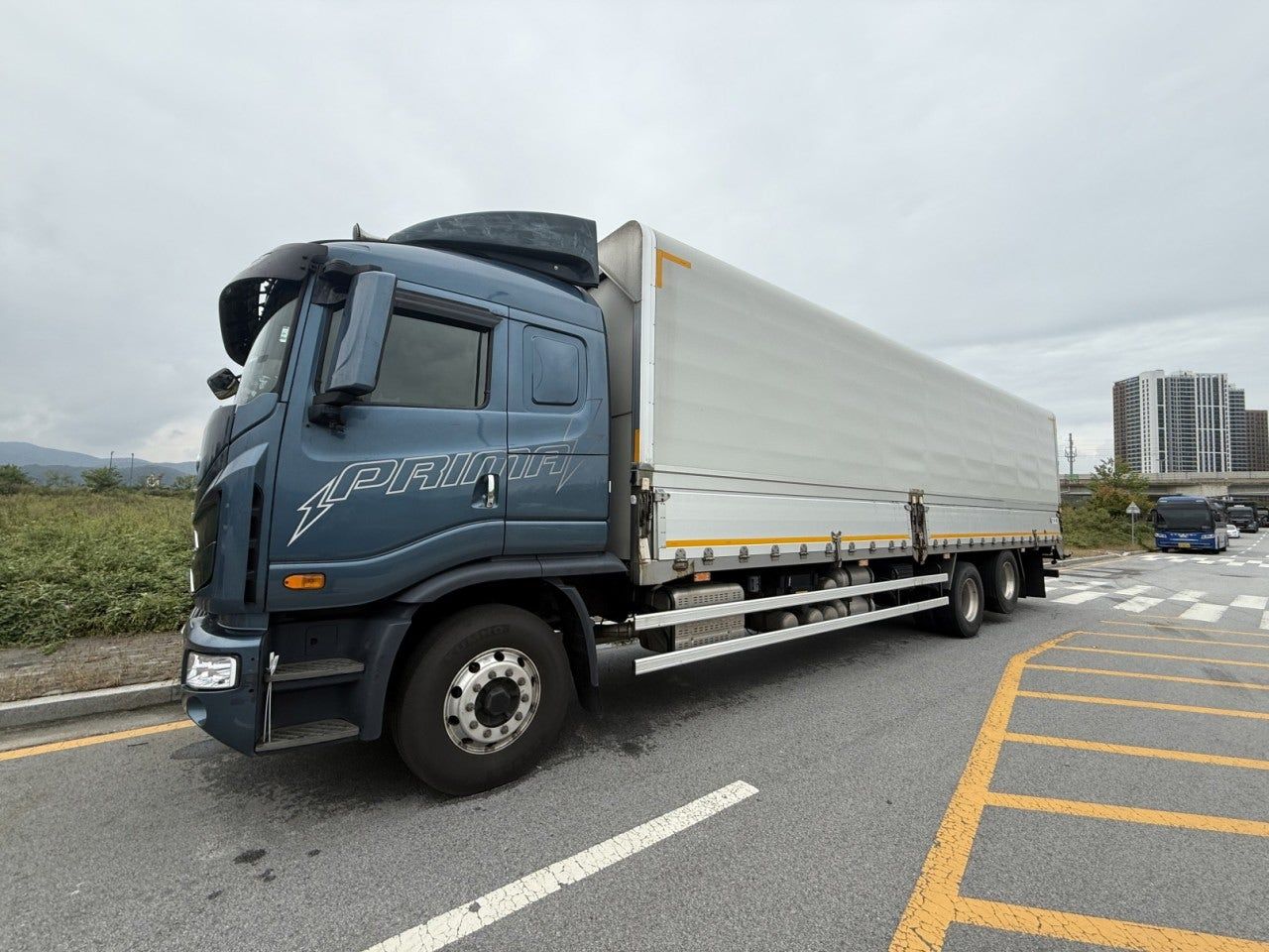 22년 대우 8.5톤 프리마 320 오토 고하중 후축 윙바디 10m20 중고트럭 윙바디